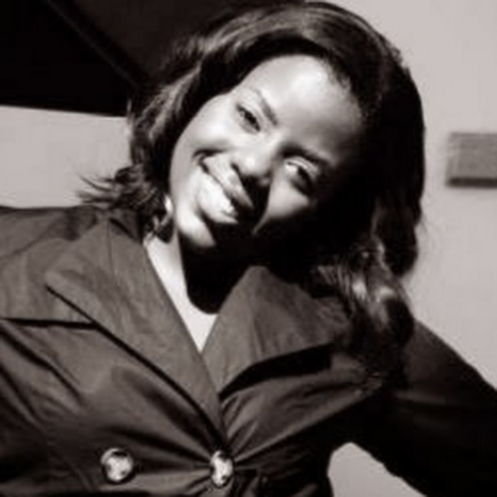 Meet your Posher, Dee